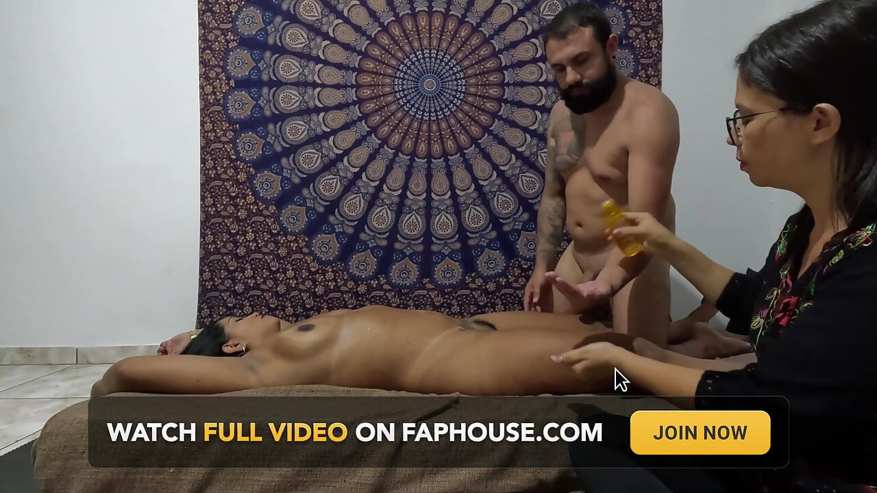 Kali pertama kami Tantric: ketawa dan terangsang dalam keseronokan berpandu.