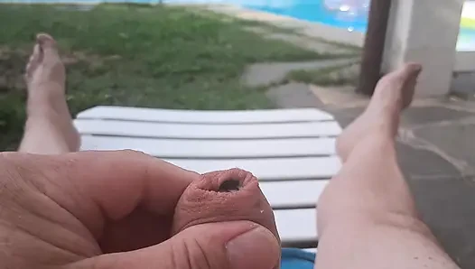 Havuz başında penis masajı, boşalma