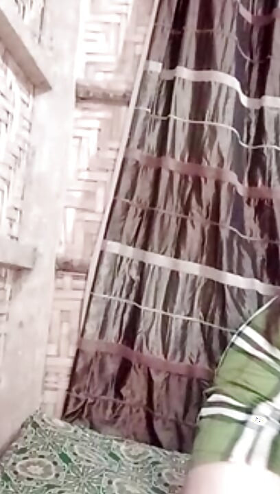 उत्तेजित एशियाई कमसिन सेक्स उड़ा रही है