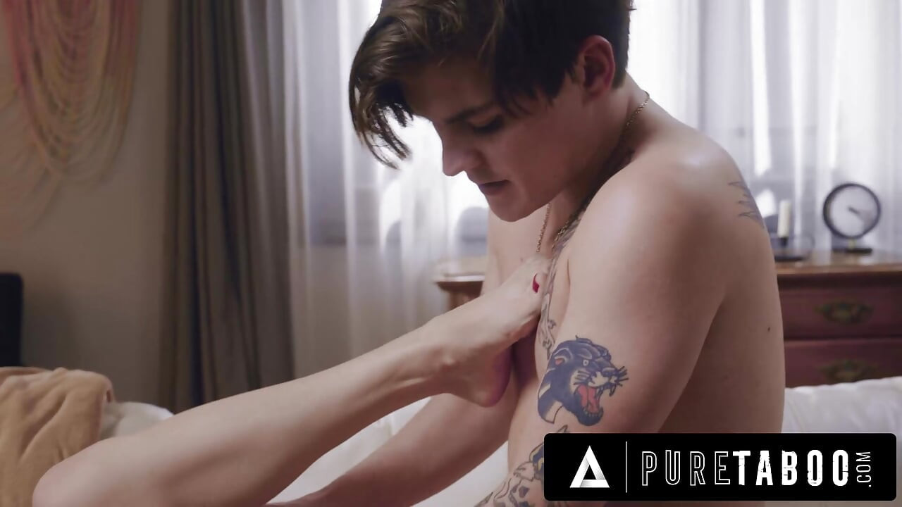 Pure taboo, une voisine sournoise manipule Sophia Locke, veuve vulnérable et en deuil, pour la mettre enceinte