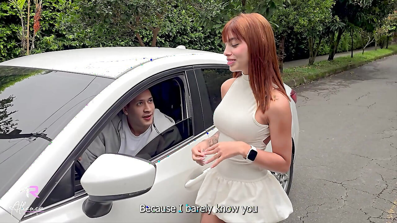 Sitnu uličnu prodavačicu na ulici pokupi bogataš - Athenea Rose i Max Betancur