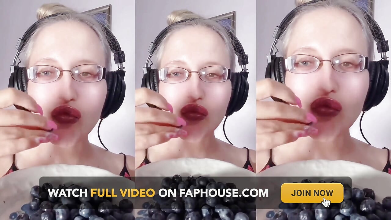 Asmr Blueberry Eating - Asmr, نظارات طبية, Giantess