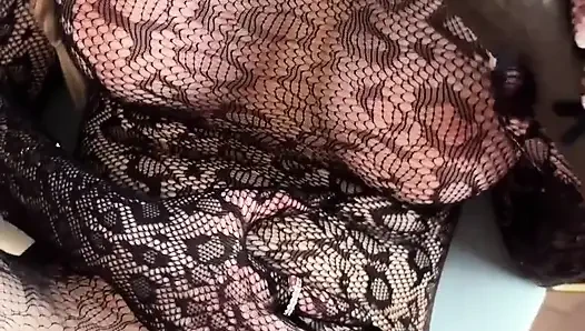 Seksi sarışın götten sikiliyor