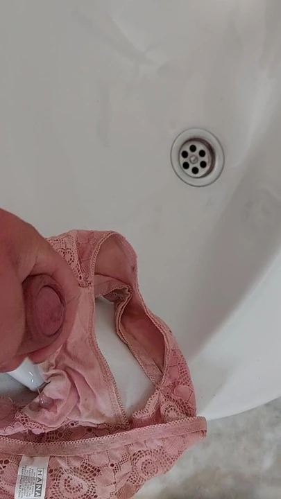 Love spunking over found dirty used knickers