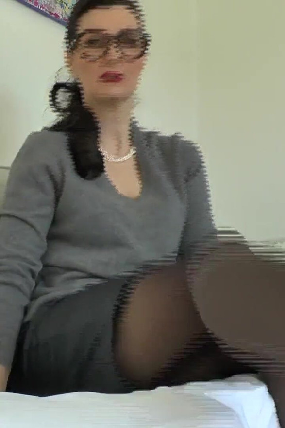 14天后回到繼姨身邊，聞腳和新的討厭的東西 維多利亞夫人瓦倫特