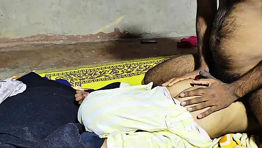 Первый раз XXX видео красивой девушки дези с тугой киской, Femusvid3 Лучшее видео Aaj Tak Ka Sabse