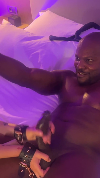 Zapanjujuća Anna Polina jedva čeka da se pokori Shadow Dimitriju