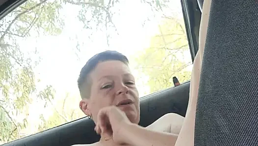 Fışkırtarak araba oyunu, neredeyse yakalanıyor