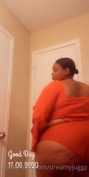 Solo ssbbw ebony shaking huge tits