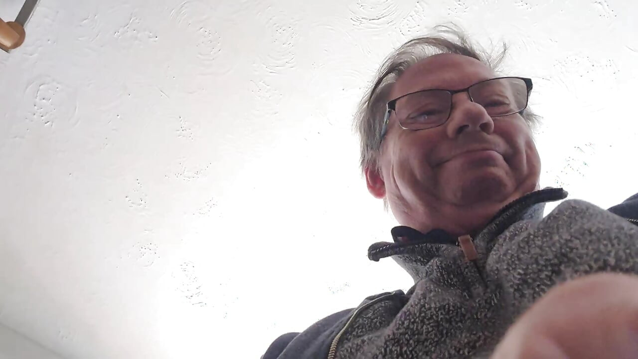 OLD GUY SHOOTS HOT THICK CUM