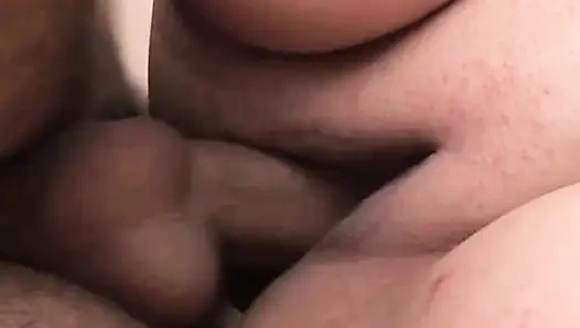 İri güzel kadın ve büyük yarakla açık havada sikişiyor