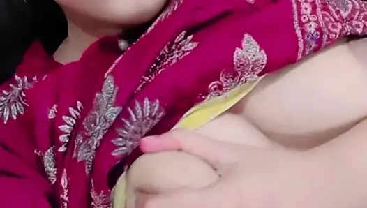 Sevimli kız görüntülü görüşmede parmaklarıyla amını sikiyor sıkı amcık erkek arkadaşı için ekiyor xxx viral video