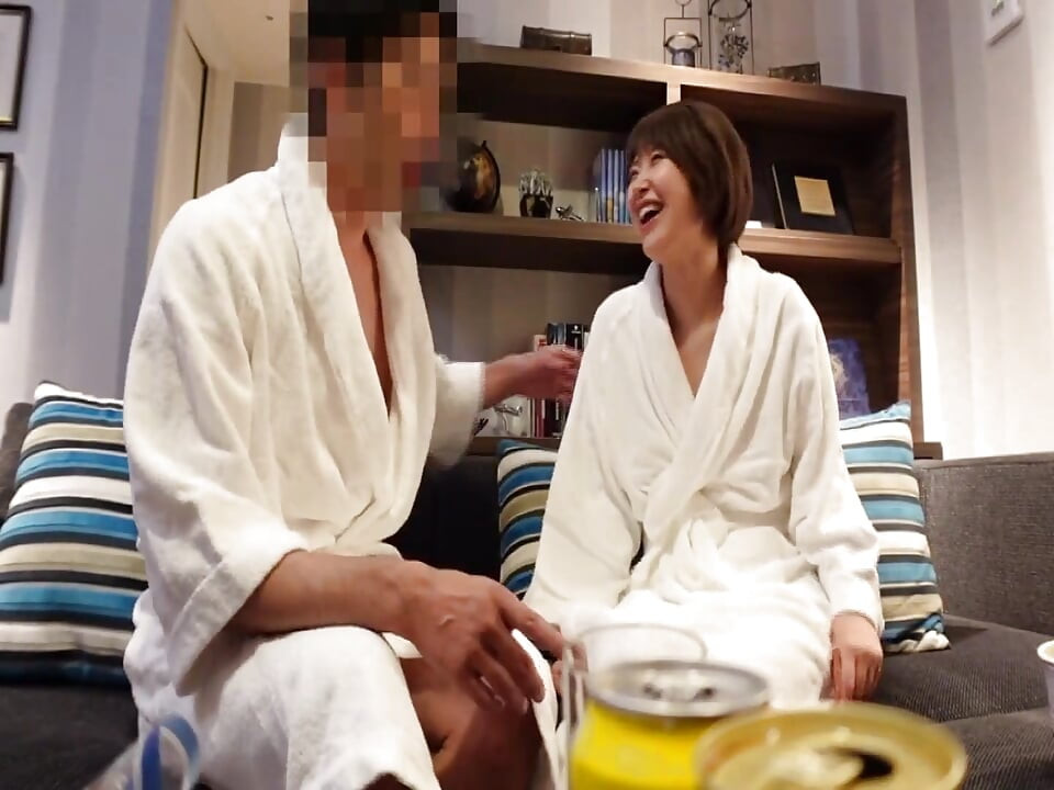 Sức chịu đựng bất tận. Anh ấy không bao giờ chậm lại và cô ấy muốn nhiều hơn nữa