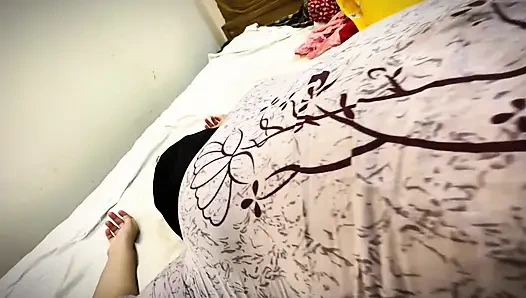 Милфа чувствует, что ее трахнули незнакомые мужики