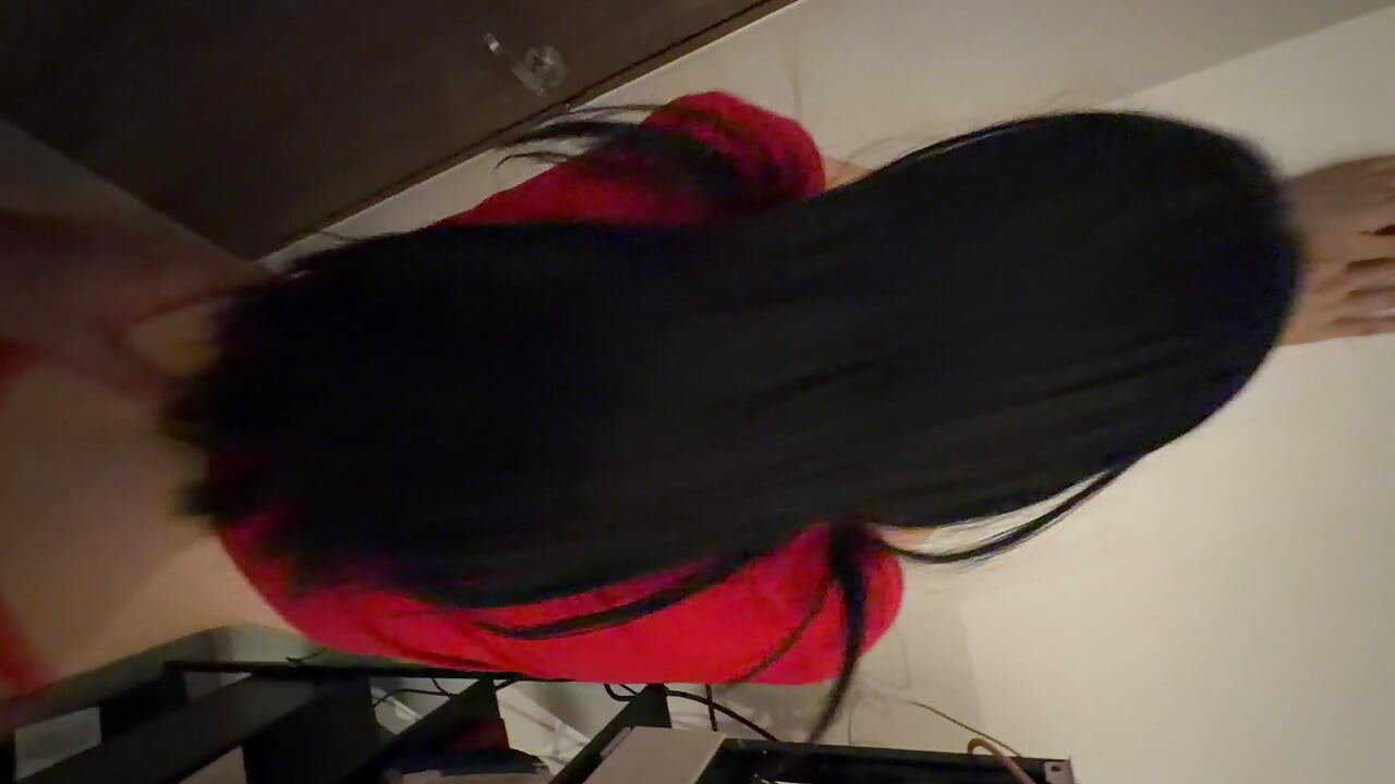 SLUT IN SUIT SUCKS MY DICK LIKE A GODDESS