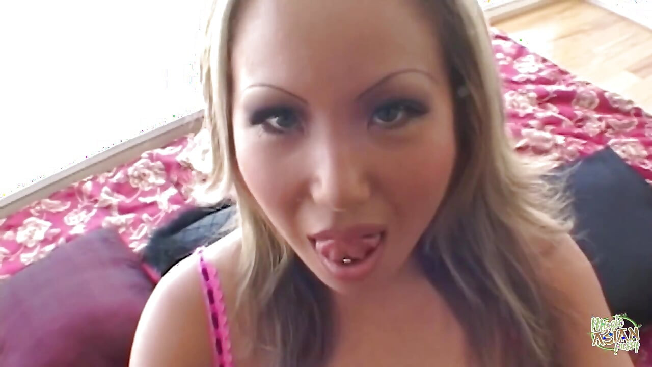 Ein mädchen kann nicht einfach weiter masturbieren, wenn sie drei typen zum blowjob bringen kann