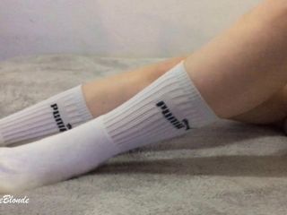 Lange Socken, wow - Miley Grey