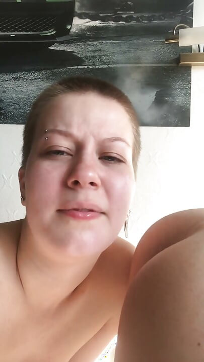 Sie leckt mein ekelhaftes arschloch lol