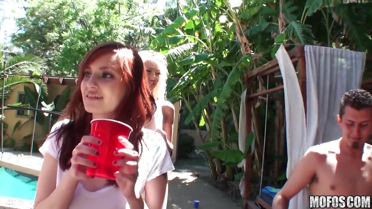 Real slut Party - trim amia Miley, Phoenix Askani ko chidhaati hai, J Jay aur Michael hot haus paarti seks tep ke saath