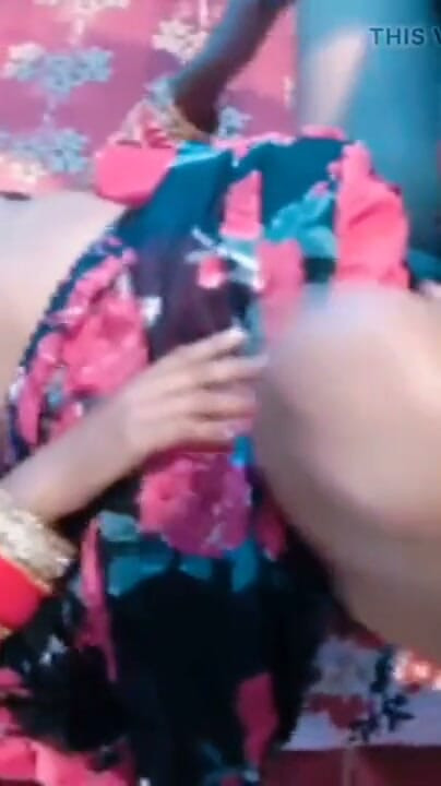 Desi Delhi's whore Bhabhi in red saree gave a chance to get fucked in one place Hindi audio player | Clip 1