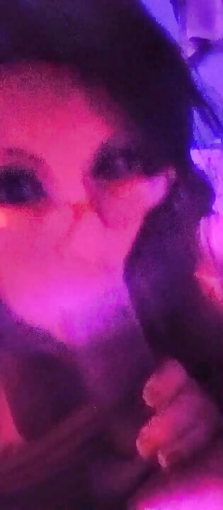 XRAQUELX 抽烟和吸屌好色情。