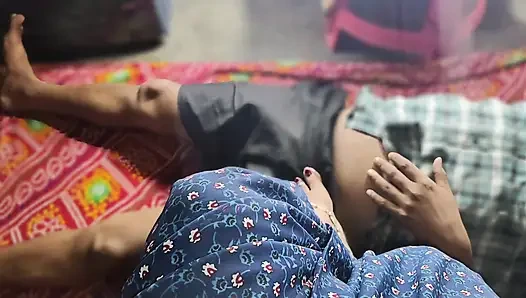 Patronumun karısı evde yokken sikimi emmem ve döl yemem için bana ekstra para veriyor