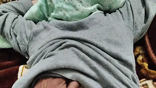 Masturbation auf die möpse der ehefrau