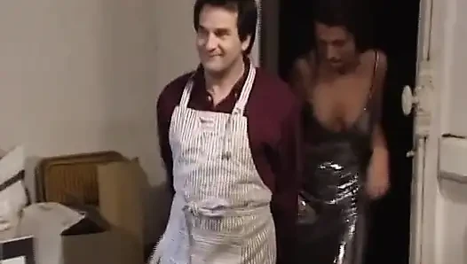 Üç çarpıcı Alman sürtük çifte sikilmeye hazır
