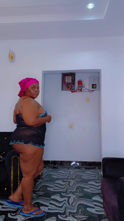 Sexy Ebony Milf in Lingerie