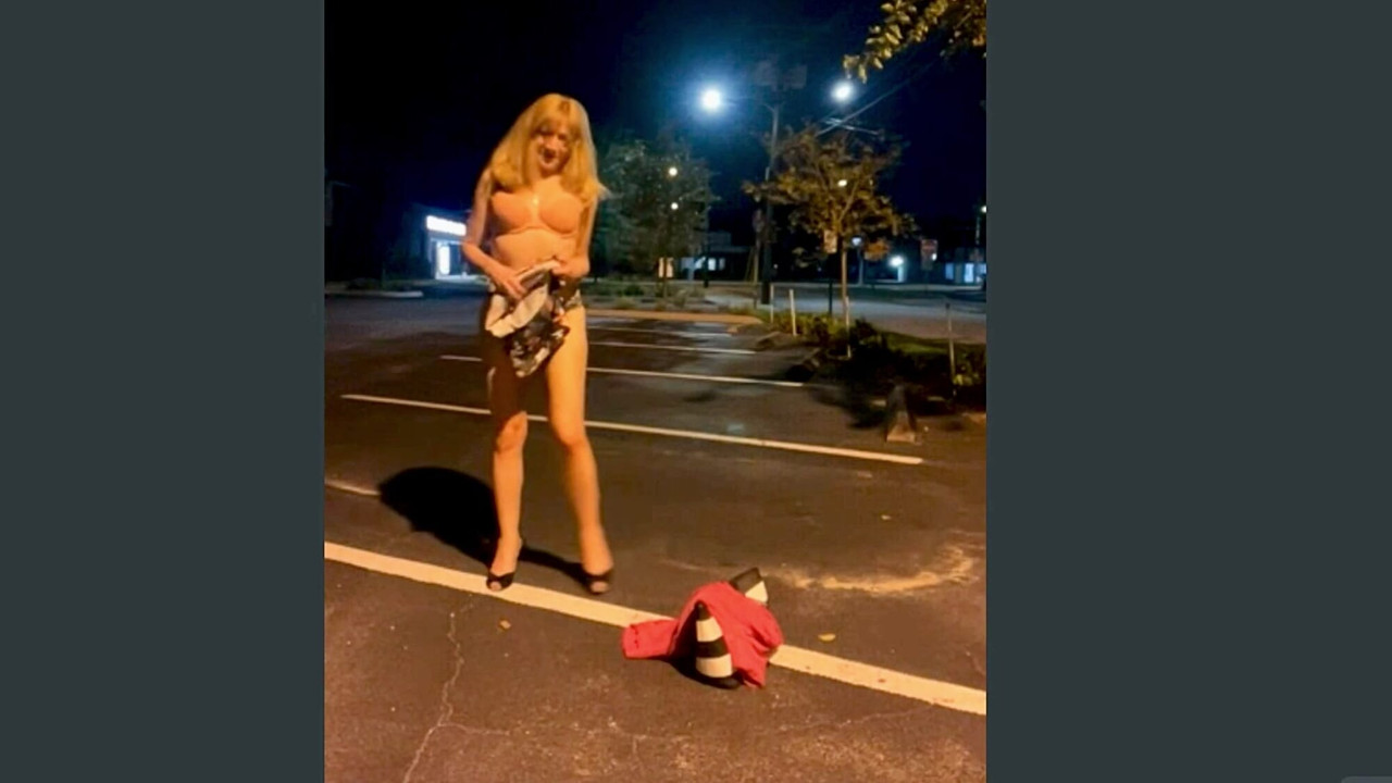 Public Paulina Naked and Masturbating in Public Outside in Parking Lot