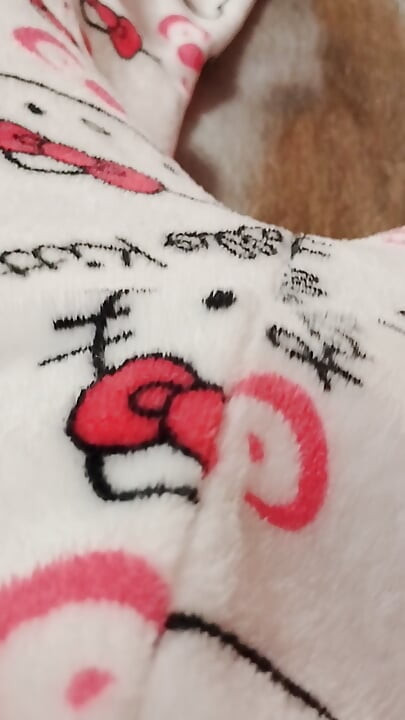 18 year old girl fucks her peach
