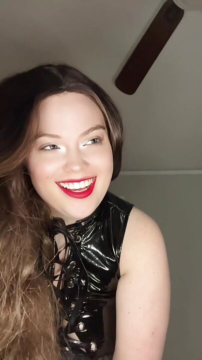 Smoking Leather Mistress Lends Out Her Favorite Toy