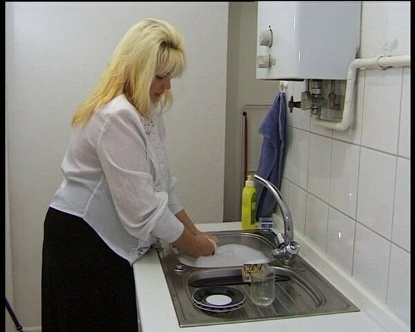 BBW Milf in der Kitchen vernascht