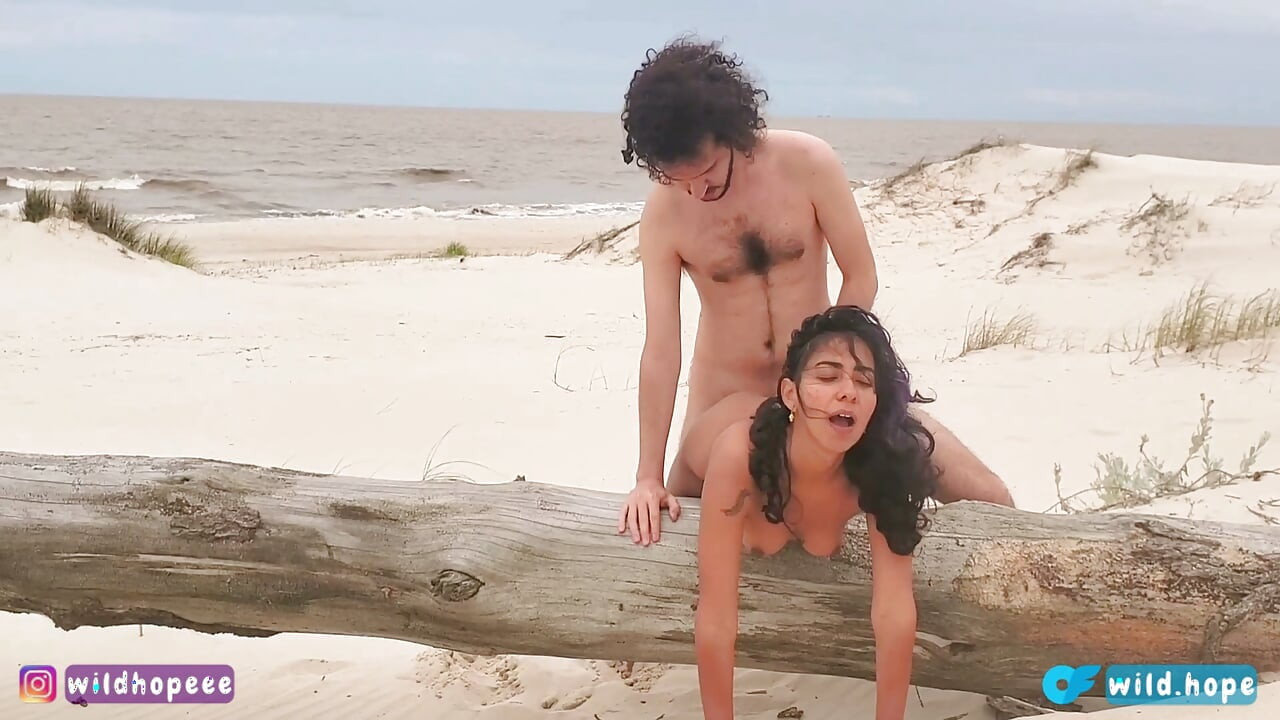 Jeg knepper den perfekte colombianske Wild Hope på stranden