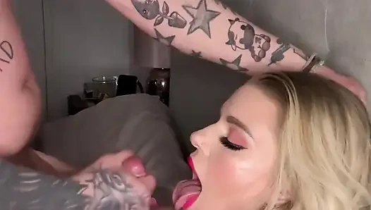 Wajahku dicrot sih lebih dari satu kali