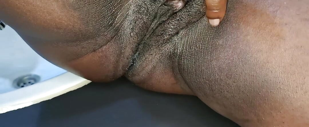 Pussy available for anyone who wants to fuck, just show up and fuck me the way you want.