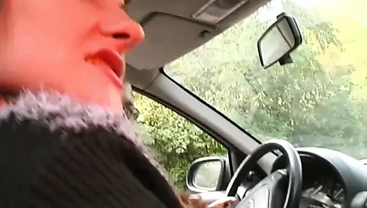 Erkek Arkadaşi, Anas Çalişani Tarafindan Onun Başini Mahvettiğini Biliyor