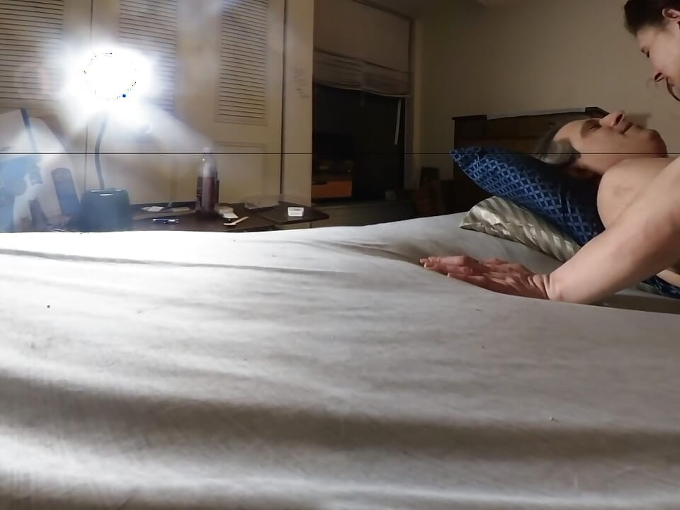 Viens baiser sa salope en VR ! 360 degrés de putes !