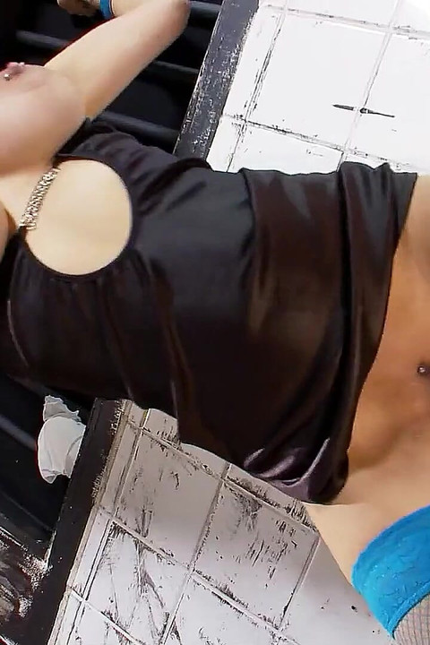 Big Tit Skinny Teen Mai Fucked Through Wall on Toilet