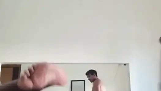 Студентка с большой задницей любит секс в наручниках