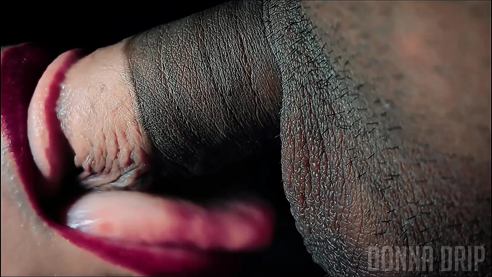 亲密特写：被狂喜锁住的嘴唇