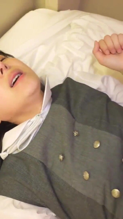 Tu pensais ne pas te faire éjaculer dessus, mais tu m’as tout excité et ... Vol. 04 | Clip 2