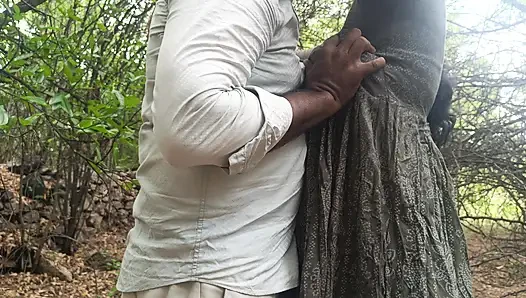 Housewife outdoor sucking cock