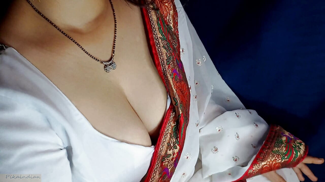 Gospodină sexy desi sexy sari Blause cu țâțe naturale mari seduc, futai și muie desi sexy