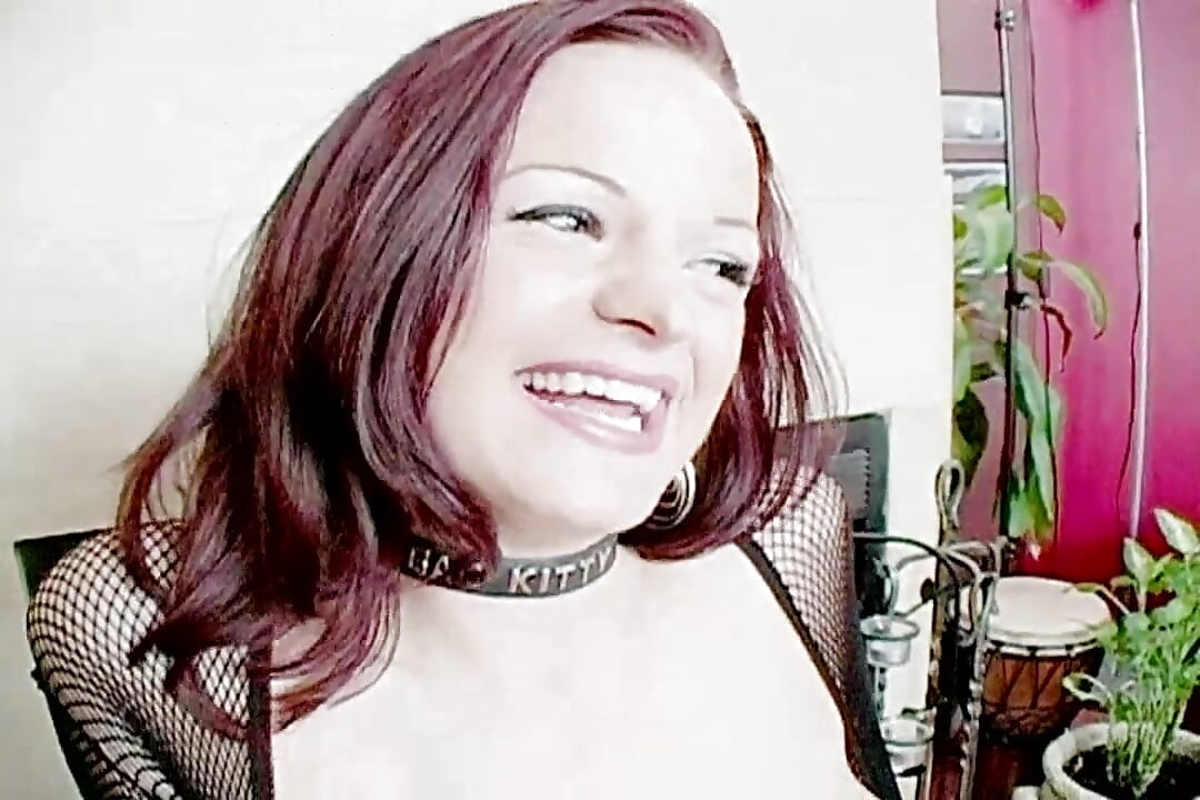 Interracial Lesbian Trying to Make Happy in Bed