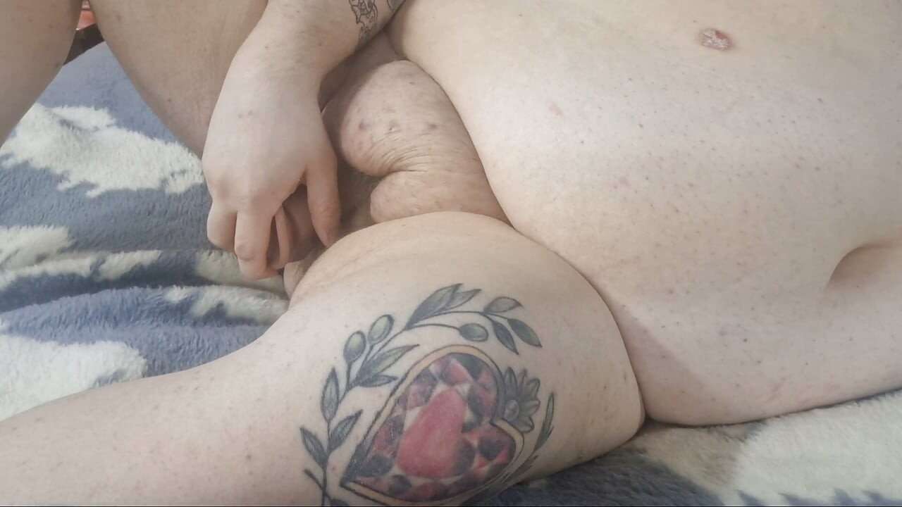 내 파묻힌 안쪽 클리 자지를 큰 딜도로 박기