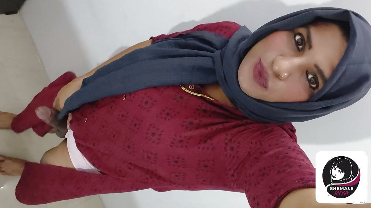 HOT SHEMALE RIYA BIG COCK WITH CUM SHORT