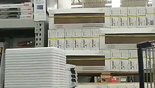 Свечу моей мокрой киской