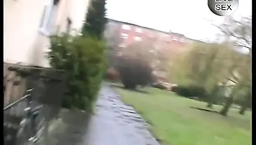 Amatör piliç oyuncu seçmelerinde büyük yarağı çekiyor ve boşaltıyor