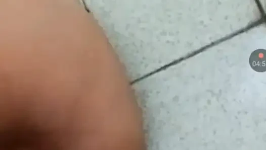 Fingering memek sempitku, sambil ngocok kontolnya